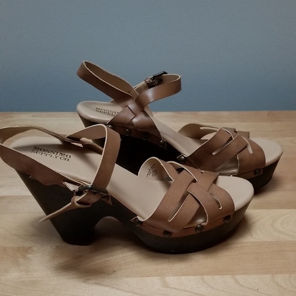 MOSSIMO SUPPLY CO. | WOODEN SOLE SANDALS, SIZE 9 - Picture 2 of 4